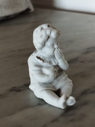 Figuras em Porcelana Biscuit - 2 Meninos Sentados