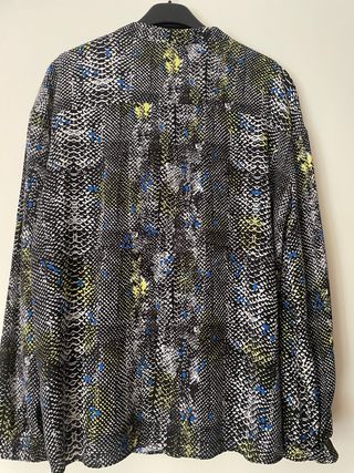 Blusa con estampado serpente
