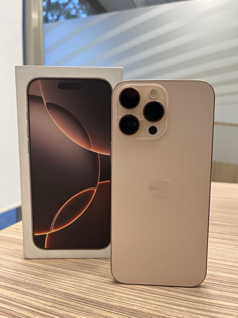 iPhone 16 Pro Max Dorado