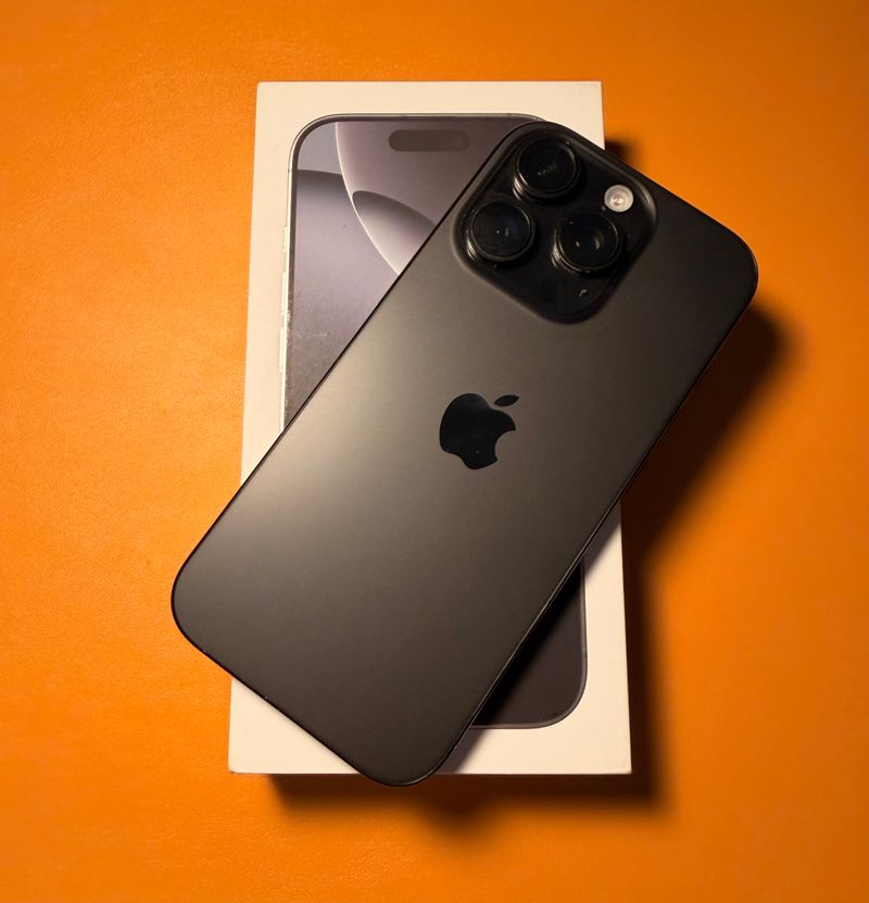 iPhone 16 Pro Negro