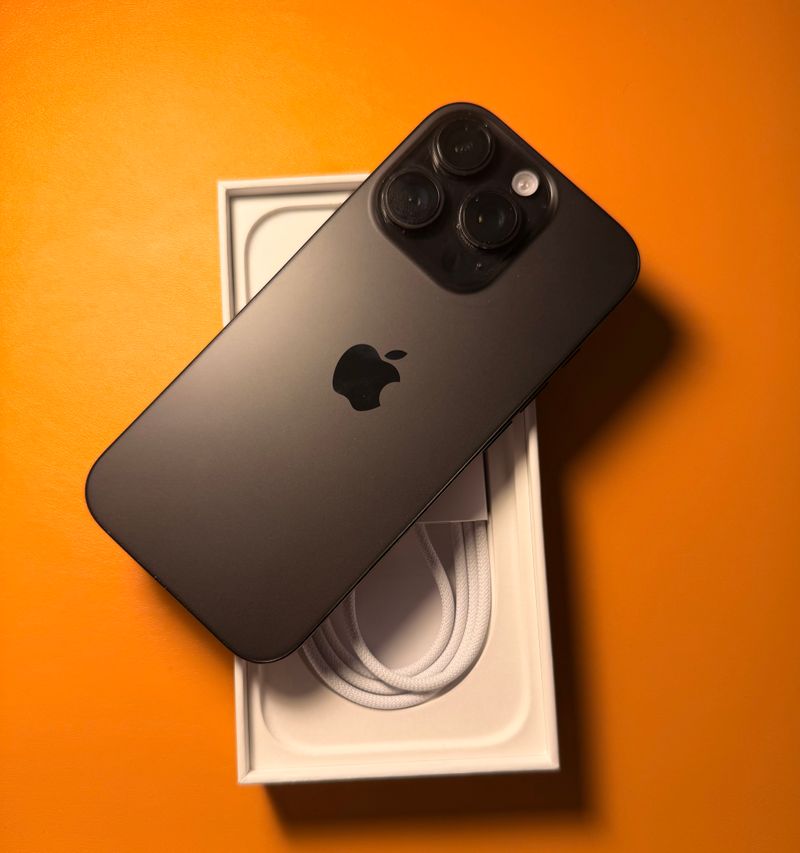 iPhone 16 Pro Negro afbeelding 2