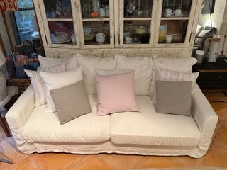 Sofá de lino estilo mediterráneo