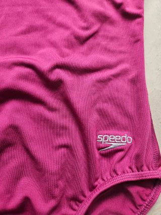 Bañador Speedo burgandy, morado, talla L