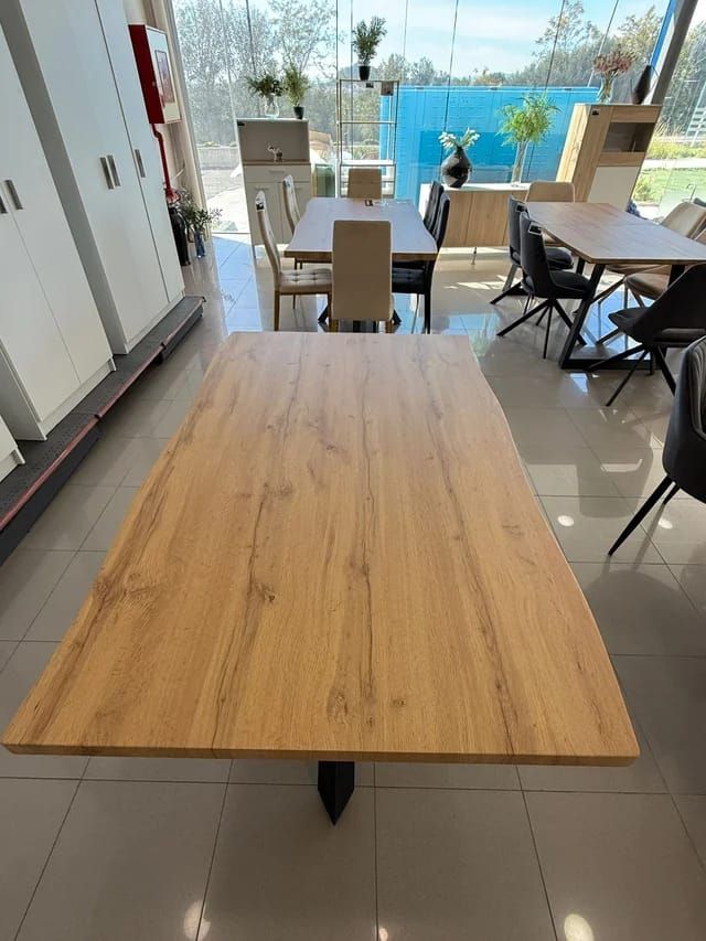 Mesa Comedor Estilo Madera y Patas Metálicas