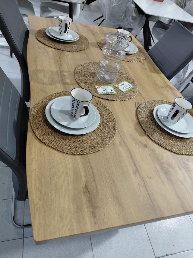Mesa Comedor Estilo Madera y Patas Metálicas