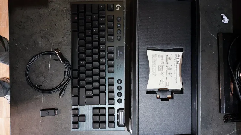 Teclado Logitech G915 TKL RGB afbeelding 4