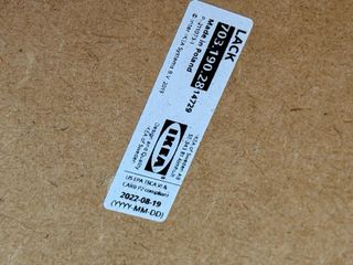 Mesa auxiliar de madera color beige