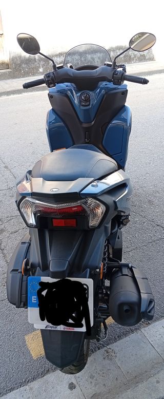 Moto tricity azul seminuevo