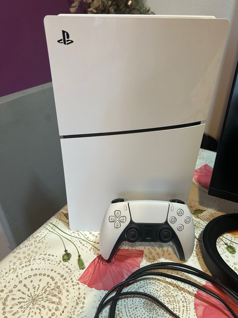 PlayStation 5 + Mando + Monitor+ Cascos+Juego