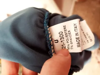 Vestido largo cruzado con cadena