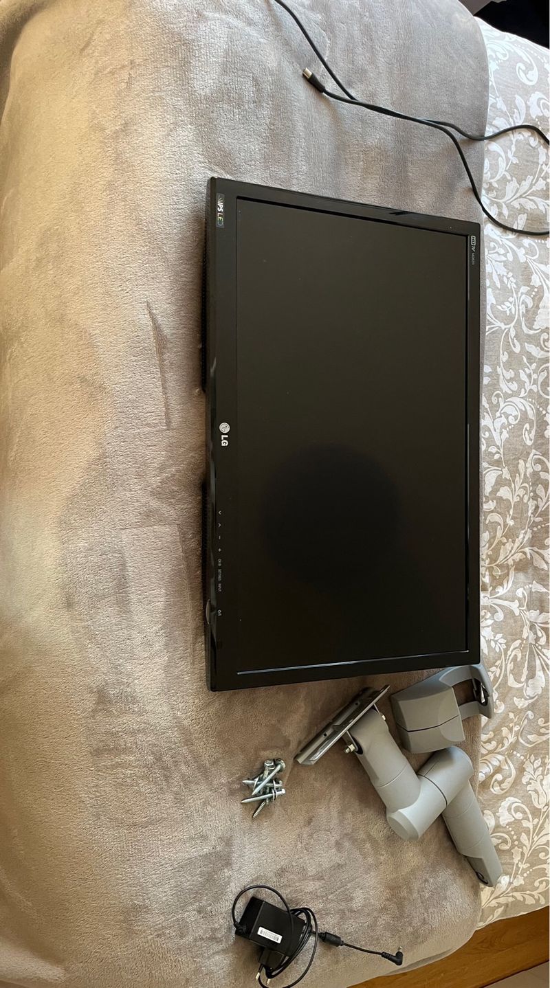 Televisión LG 32 pulgadas con Soporte de pared