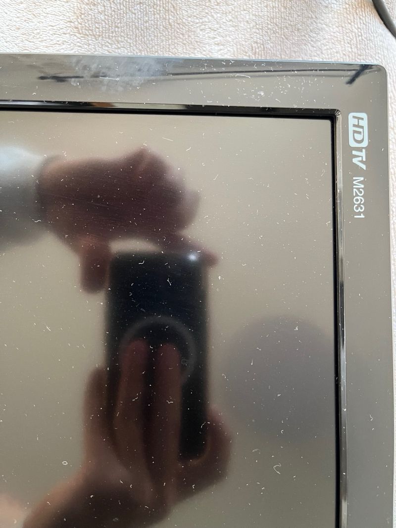 Televisión LG 32 pulgadas con Soporte de pared afbeelding 4