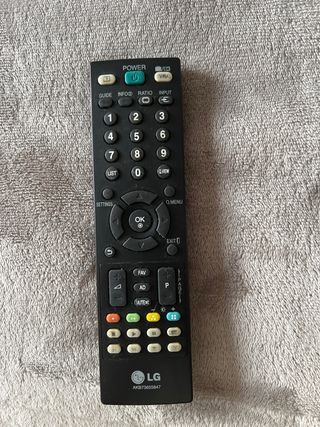 Televisión LG plana 32 pulgadas con Soporte
