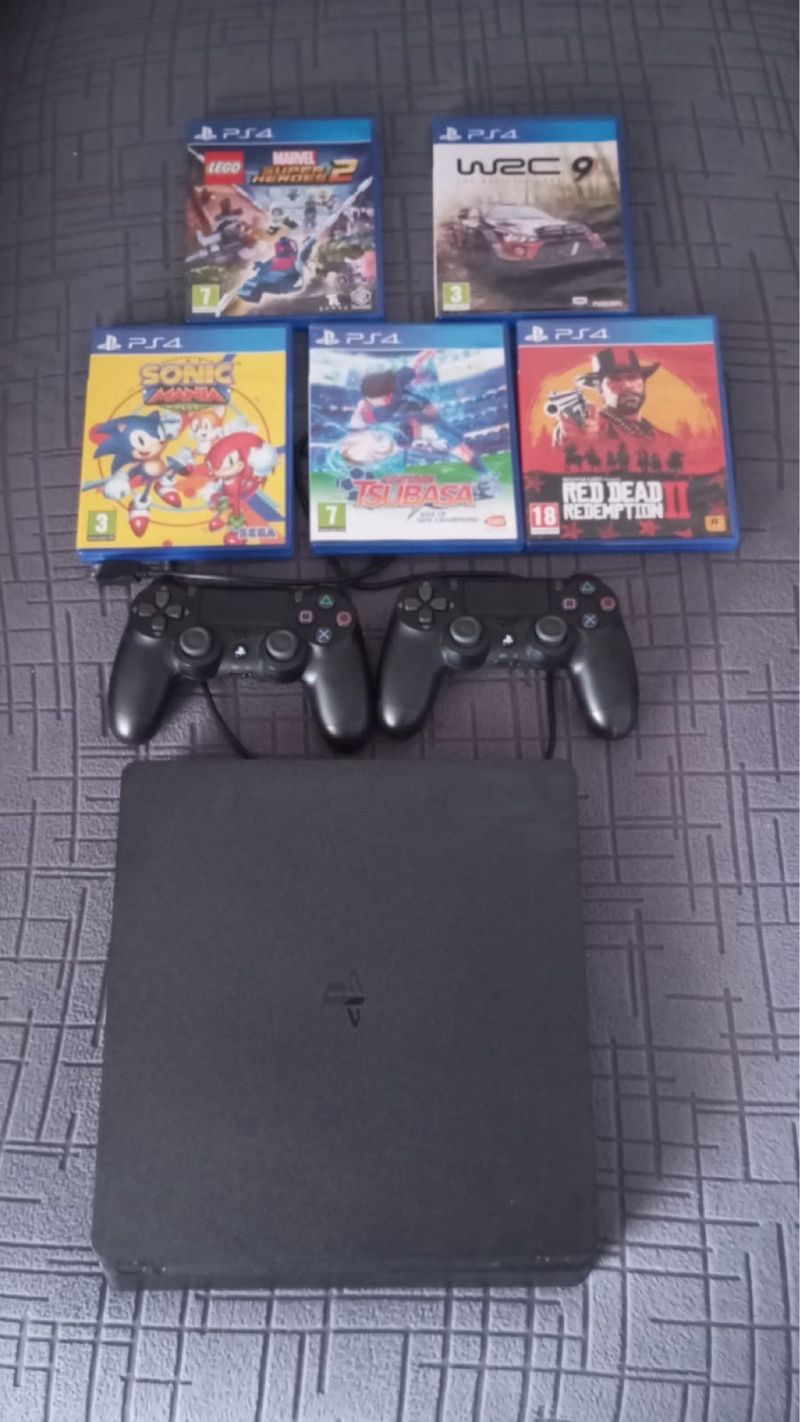 PS4 (PlayStation 4) Negra + 2 Mandos + 5 Juegos afbeelding 2