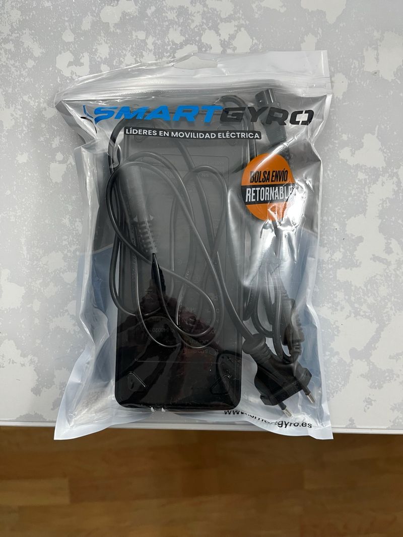 Cargador Smartgyro original patinete eléctrico
