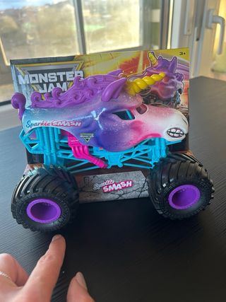 Monster Jam Sparkle Smash Camión Unicornio