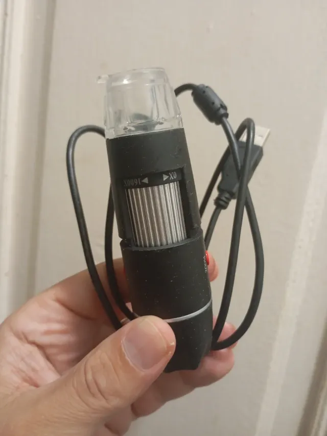 Microscopio Digital USB 1600X