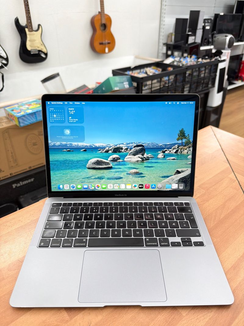MacBook Air M1 2020 8GB RAM 256GB SSD