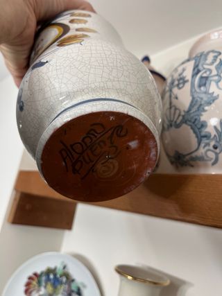 Antiguos tarros de farmacia decorados