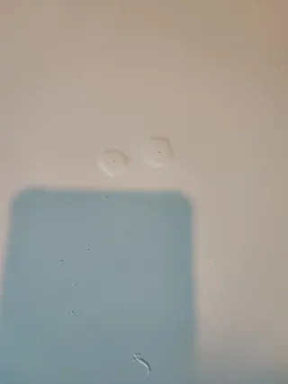 Mesa baja blanca de madera