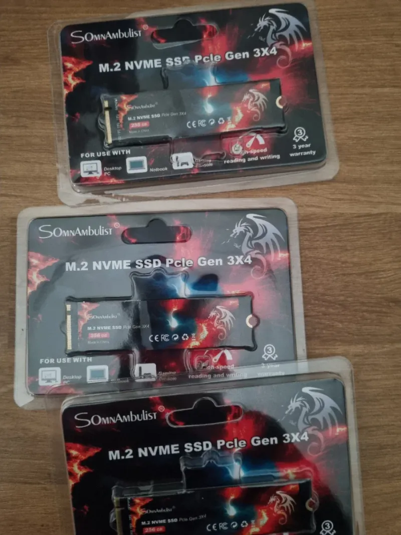 1x SSD NVMe 256GB SomnAmbulist