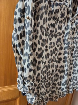 Blusa leopardo manga larga