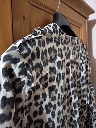 Blusa leopardo manga larga