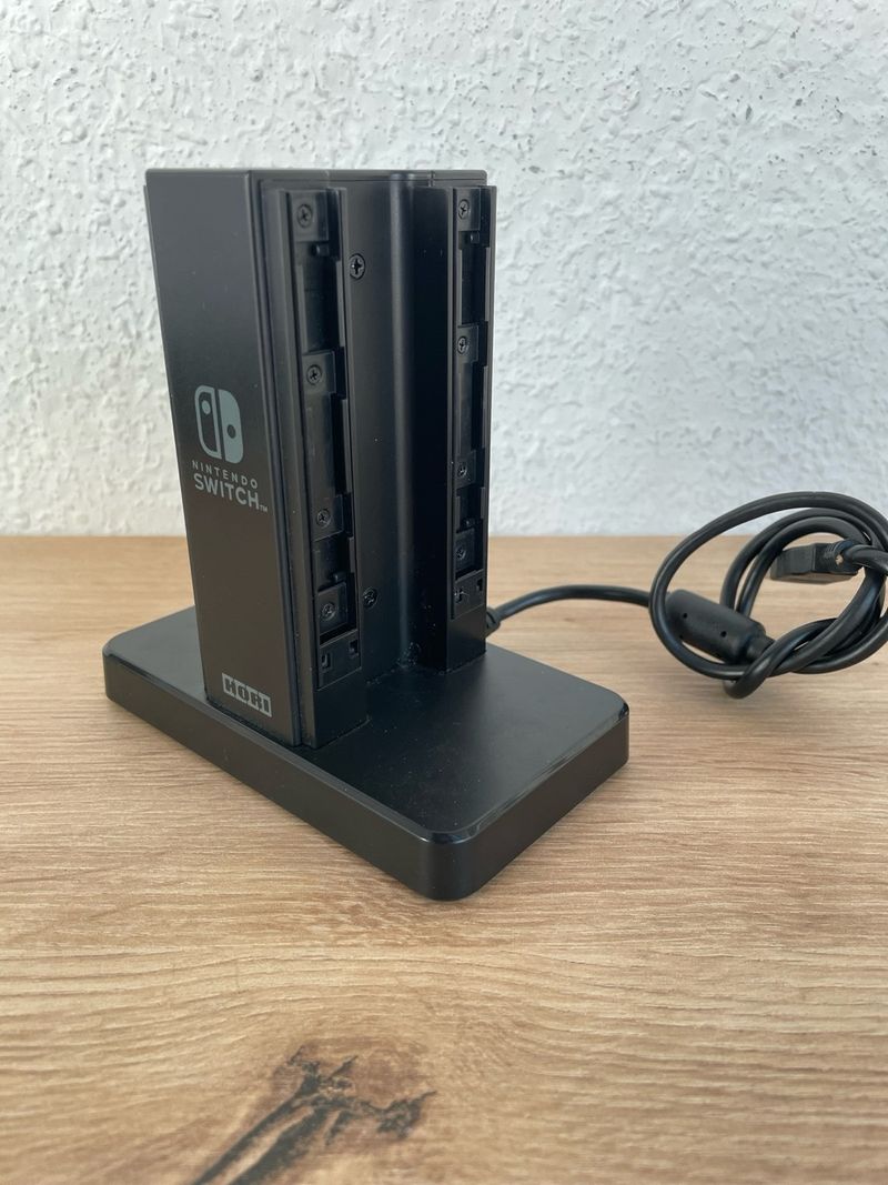 Cargador Hori para Joy-Con Nintendo Switch