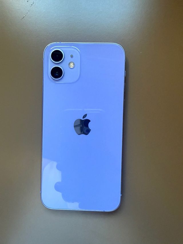 iPhone 12 Morado
