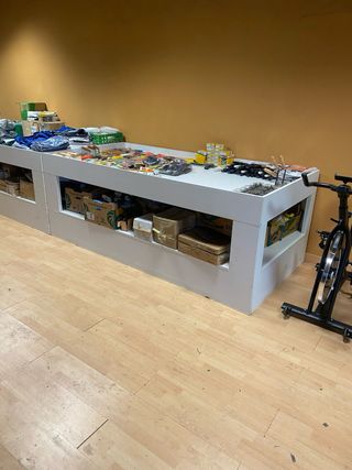 Mostrador expositor blanco