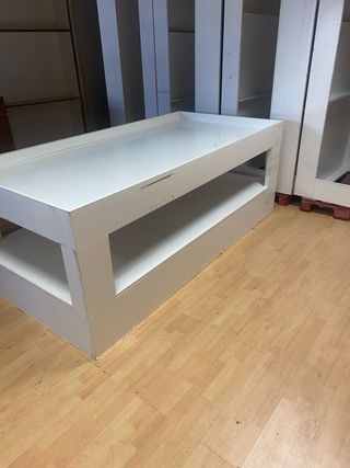 Mostrador expositor blanco