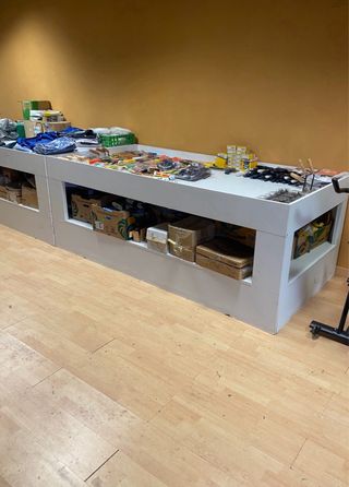 Mostrador expositor blanco