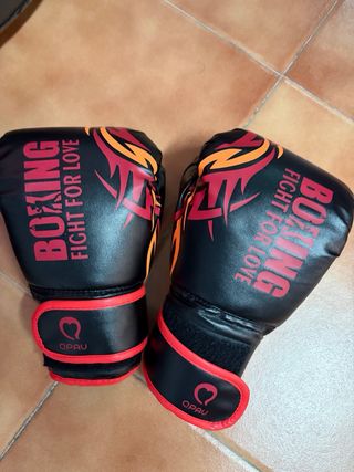 Saco de boxeo hinchable para niños.