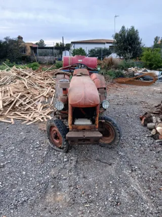 Tractor antiguo