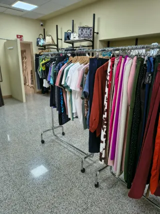 Lote completo tienda ropa