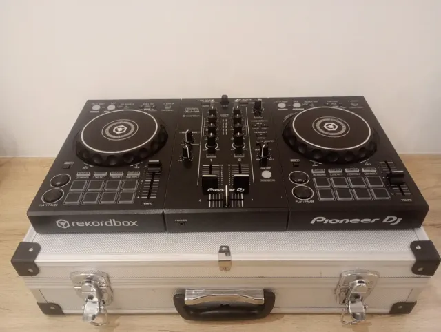 Pioneer DDJ-400 con estuche