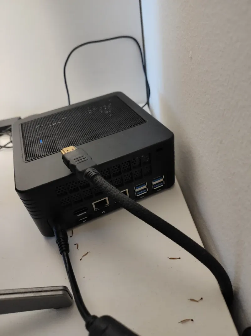 Minisforum X400 Mini PC Negro afbeelding 2