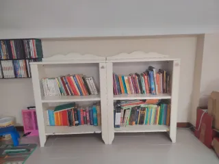 Librería doble blanca estilo clásico