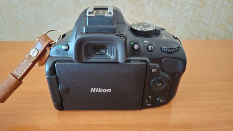 Cámara Nikon D5100 + Cargador MH-24 afbeelding 7