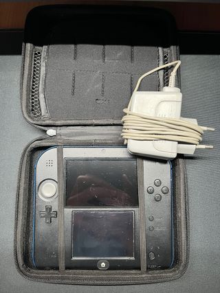 Nintendo 2DS + Estuche