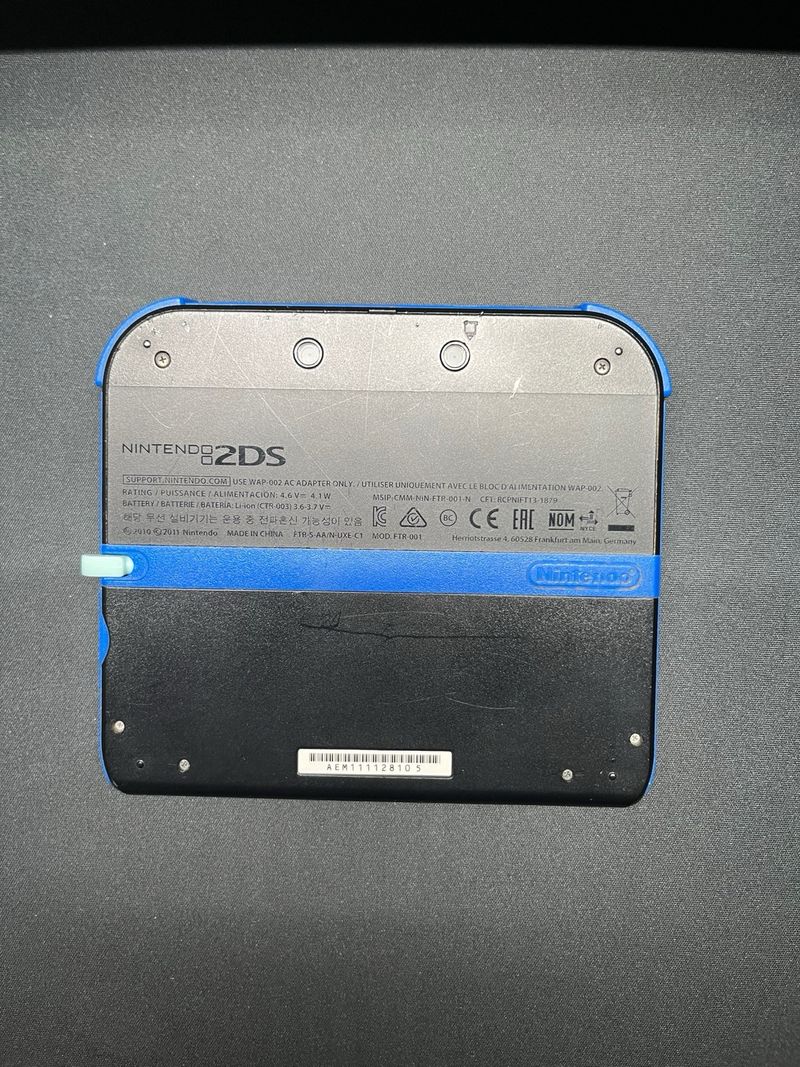 Nintendo 2DS + Estuche afbeelding 2