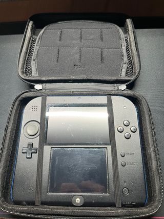Nintendo 2DS + Estuche