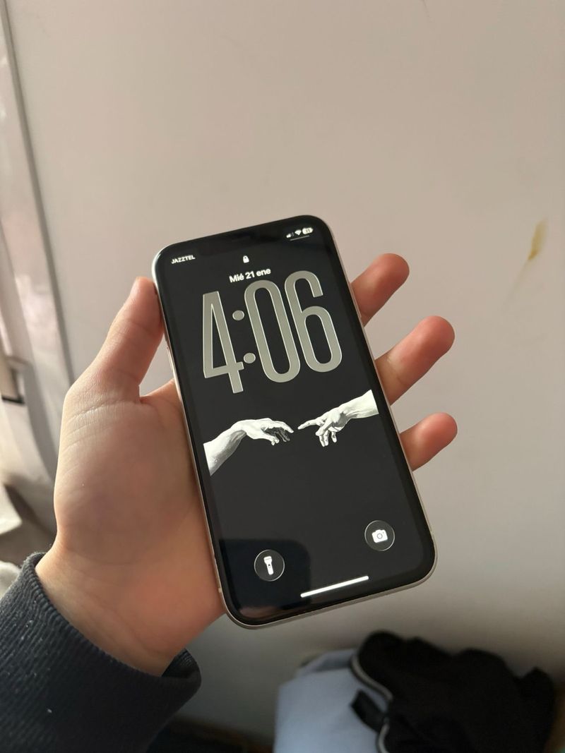 iPhone 11 Plata