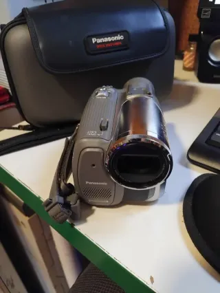 Videocámara Panasonic NV-GS75