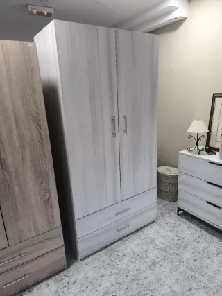 Armario de madera 2 puertas y 2 cajones