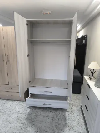 Armario de madera 2 puertas y 2 cajones