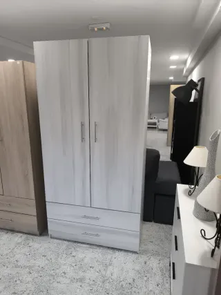 Armario de madera 2 puertas y 2 cajones