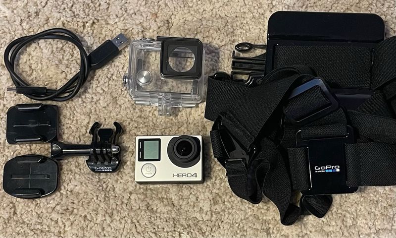 GoPro Hero 4 + Accesorios Originales