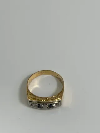 Sortija oro amarillo con zafiros y diamantes