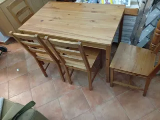 Mesa madera ikea con 4 sillas